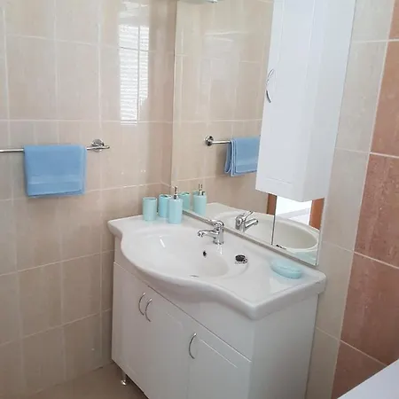 16998b Apartment Novi Vinodolski